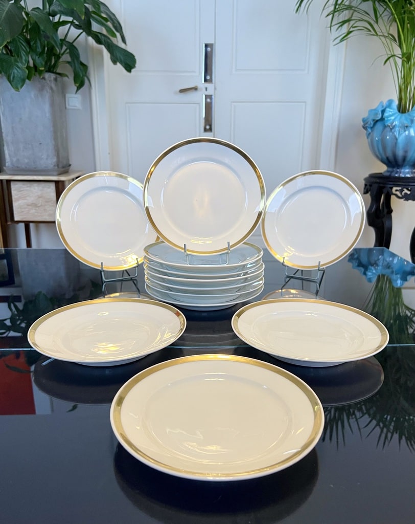 assiettes-dessert-entrements-porcelaine-blanche-ruban-or-19e-siecle-vaisselle-ancienne-art-de-la-table-antiquites-brocante