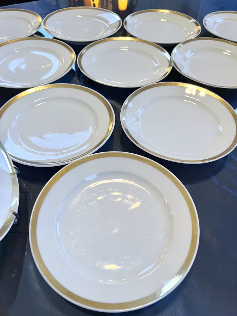 service-porcelaine-blanche-filet-or-19e-siecle-art-de-la-table-louis-philippe-vaisselle-ancienne-antiquaire