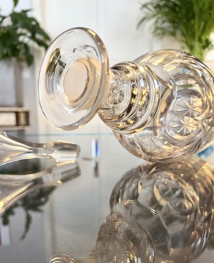 bouteille-en-cristal-taille-carafe-ancienne-bar-alcool-art-de-la-table-antiquites-brocante-en-ligne