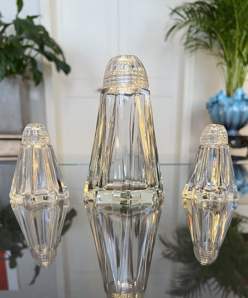 salerons-en-verre-epoque-art-deco-etoile-saliere-poivrier-saupoudreuse-sucre-antiquites-brocante-accessoires-de-table-anciens