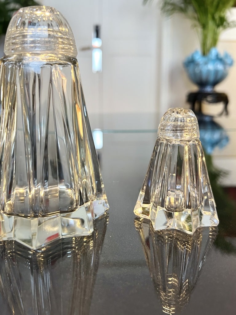 ensemble-sel-poivre-sucre-en-verre-style-art-deco-etoile-salerons-saupoudreuse-brocante-en-ligne-antiquties