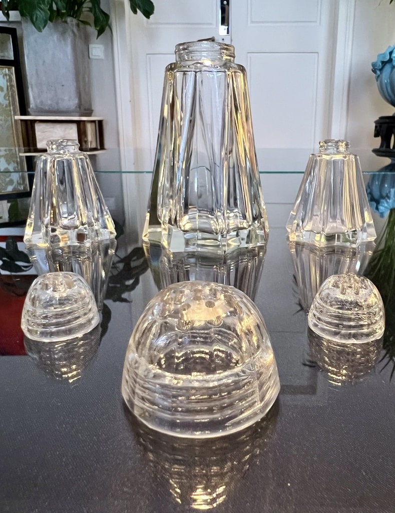 salerons-sel-poivre-sucre-saupoudreuse-verre-etoile-accessoires-de-table-vaisselle-ancienne-antiquites-brocante-en-ligne
