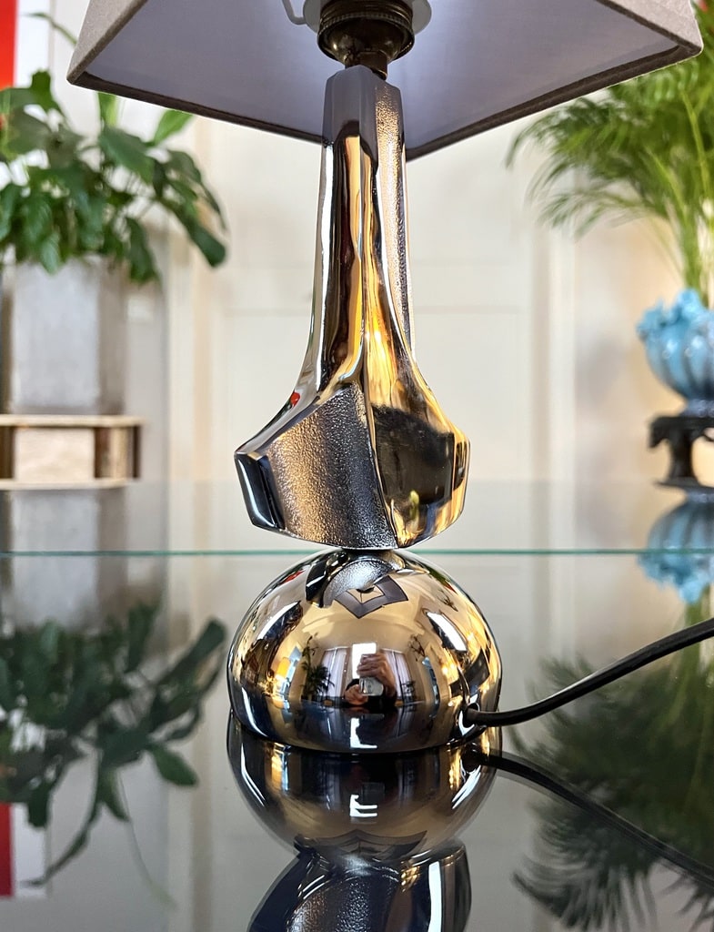 lampe-de-table-art-deco-design-moderne-metal-chrome-antiquites-brocante-boutique-en-ligne