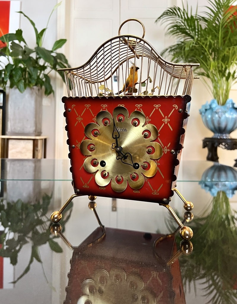 horloge-vintage-oiseau-coucou-laiton-bois-peint-metal-rouge-dore-brocante-antiquites