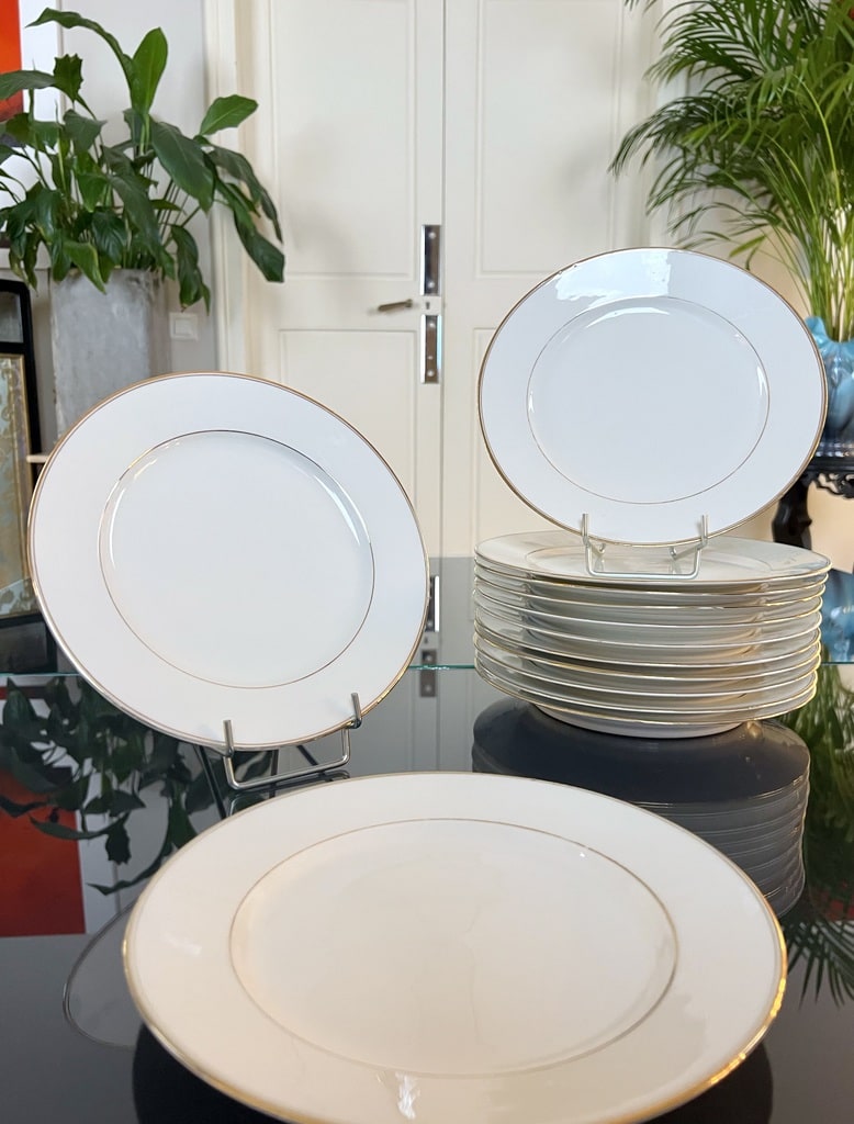 assiettes-anciennes-porcelaine-limoges-filet-dore-service-dessert-vaisselle-antiquites-brocante