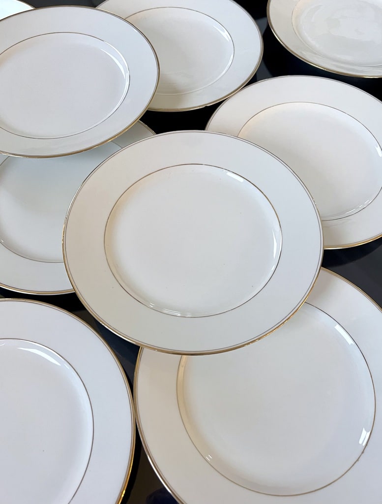 service-ancien-assiettes-dessert-porcelaine-limoges-blanc-or-vaisselle-style-classique-brocante-en-ligne