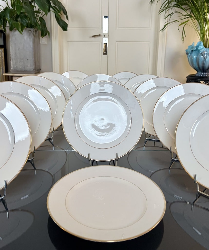 service-assiettes-dessert-vaisselle-ancienne-blanc-dore-or-porcelaine-limoges-brocante-en-ligne