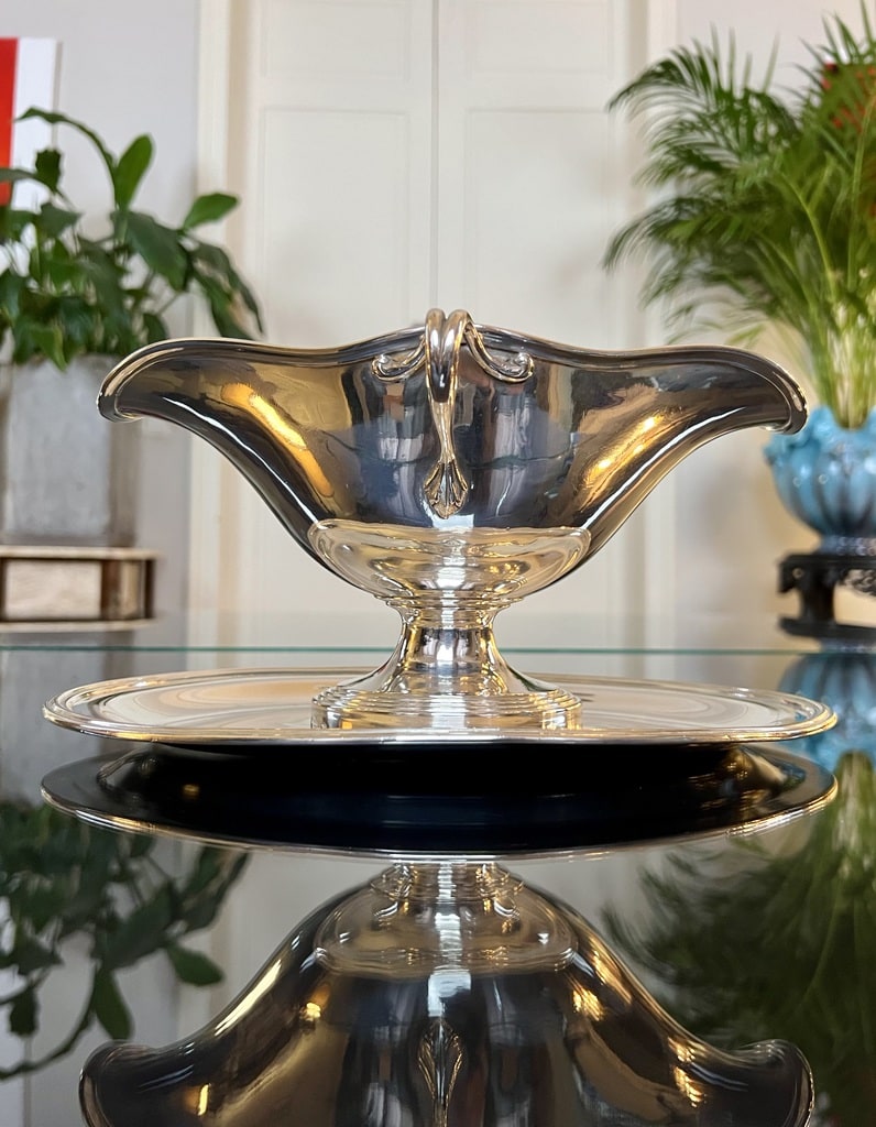 sauciere-avec-plateau-orfevre-christofle-antiquaire-brocante-en-ligne-vaisselle-ancienne-metal-argente