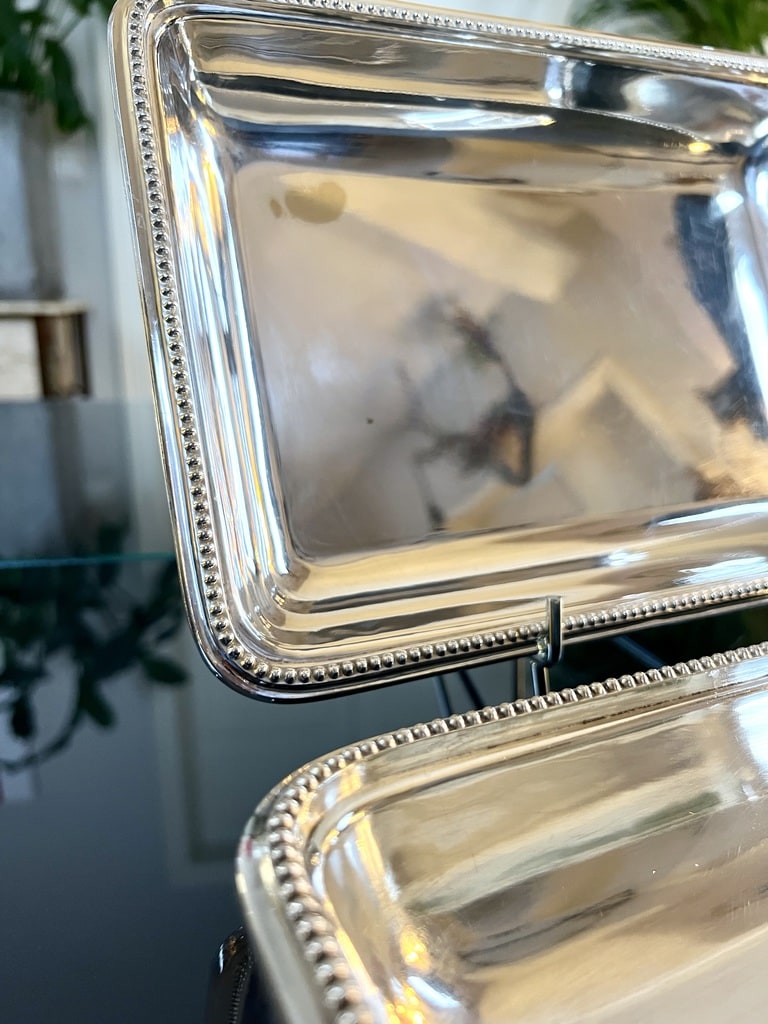 plats-de-service-anciens-en-metal-argente-vaisselle-art-de-la-table-brocante-en-ligne