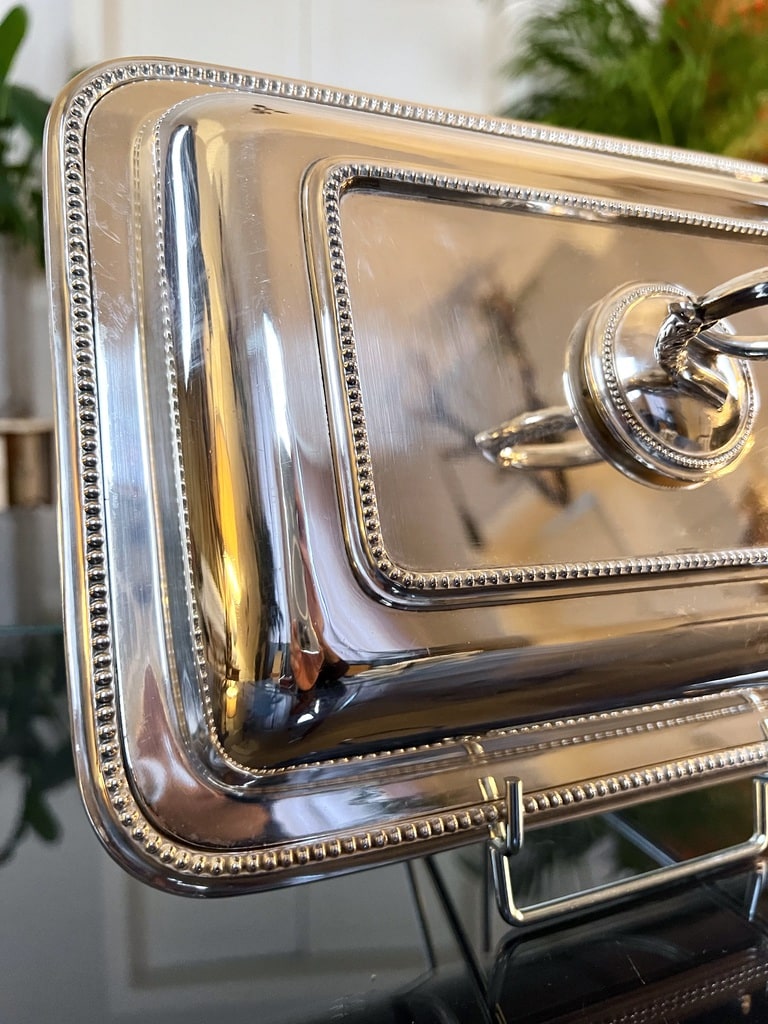 plats-de-service-anciens-legumier-piece-de-forme-art-de-la-table-20e-siecle-antiquaire-brocante-en-ligne