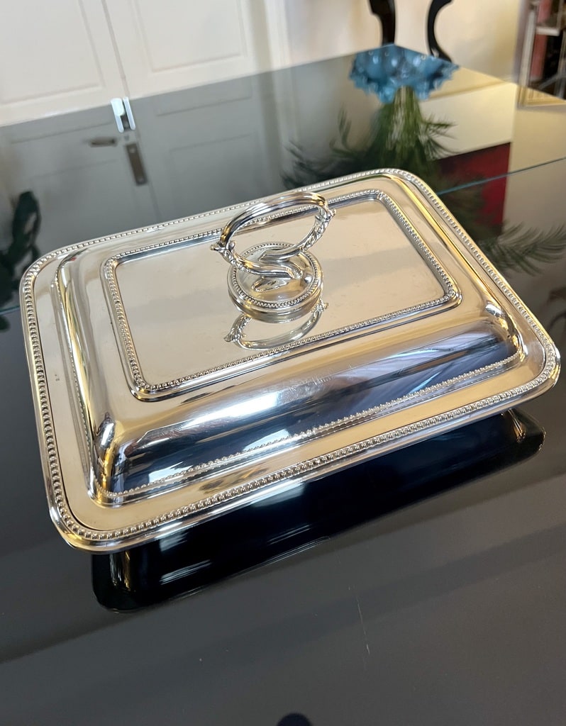 plats-de-service-en-metal-argente-legumier-couvercle-art-de-la-table-ancien-vaisselle-seconde-main
