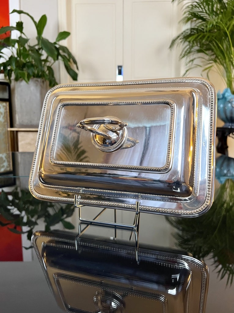 plats-de-service-en-metal-argente-avec-couvercle-2-plats-vaisselle-brocante-en-ligne