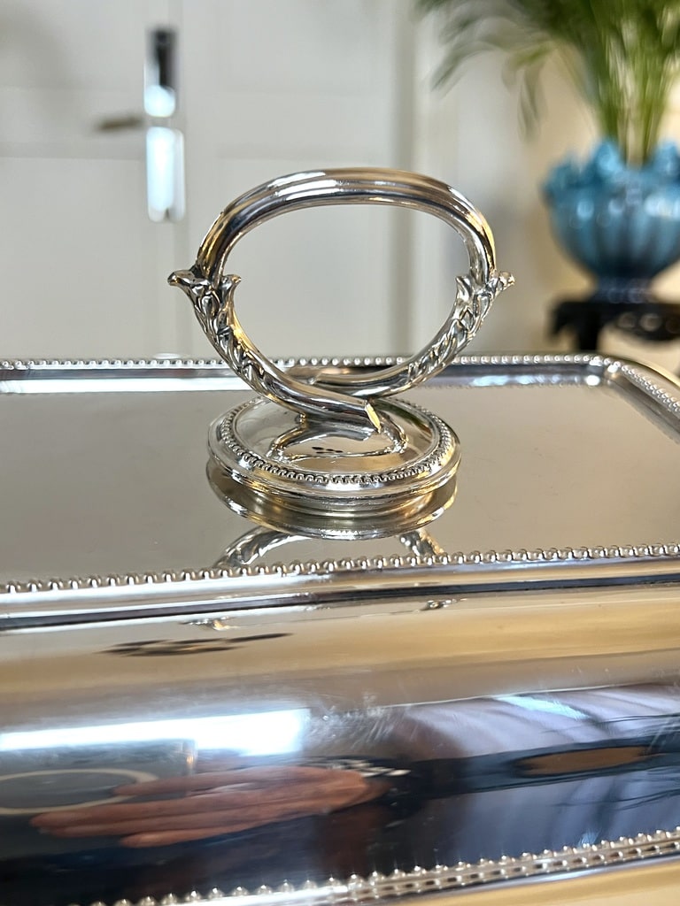 plats-de-service-metal-argente-poignee-amovible-art-de-la-table-vintage-brocante-en-ligne-antiquaire