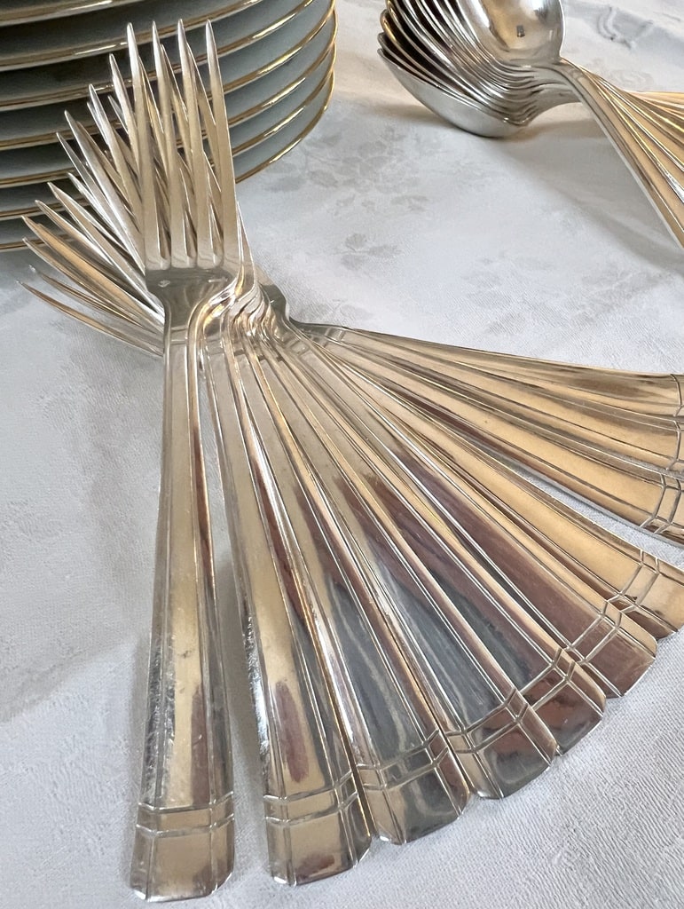 couverts-a-entrements-art-deco-en-metal-argente-vaisselle-ancienne-1930-brocante-antiquites