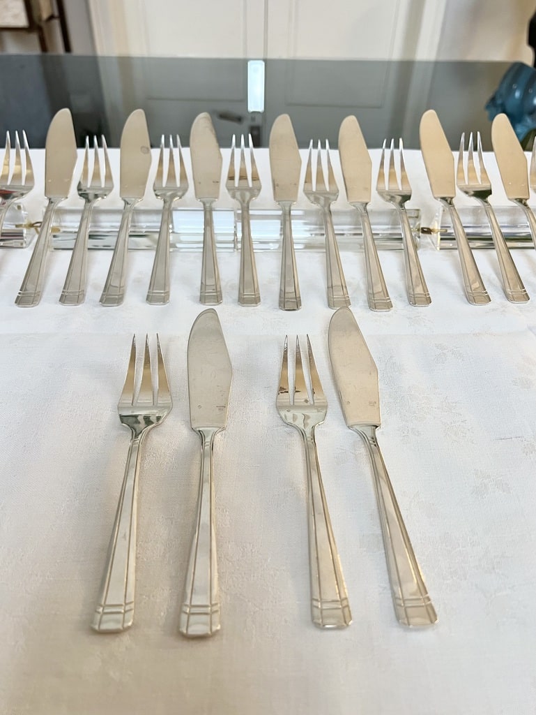service-a-poissons-en-metal-argente-orfevre-argental-periode-art-deco-vaisselle-vintage-brocante-en-ligne