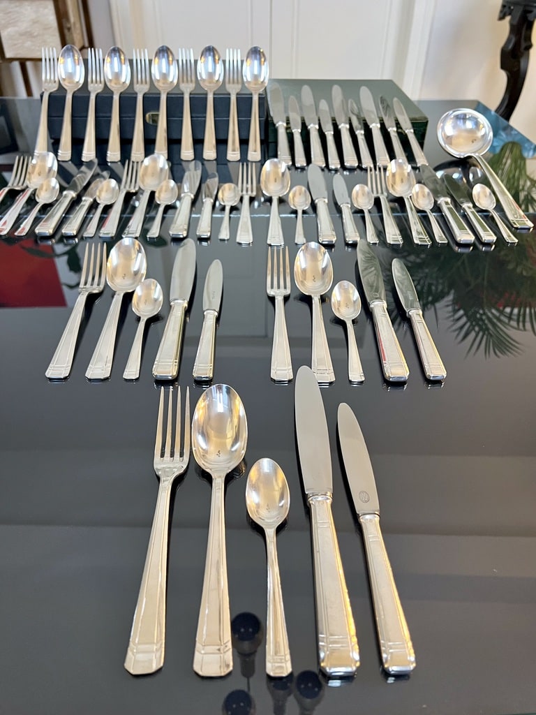 menagere-art-deco-metal-argente-coffrets-couteaux-fourchettes-cuilleres-brocante-en-ligne