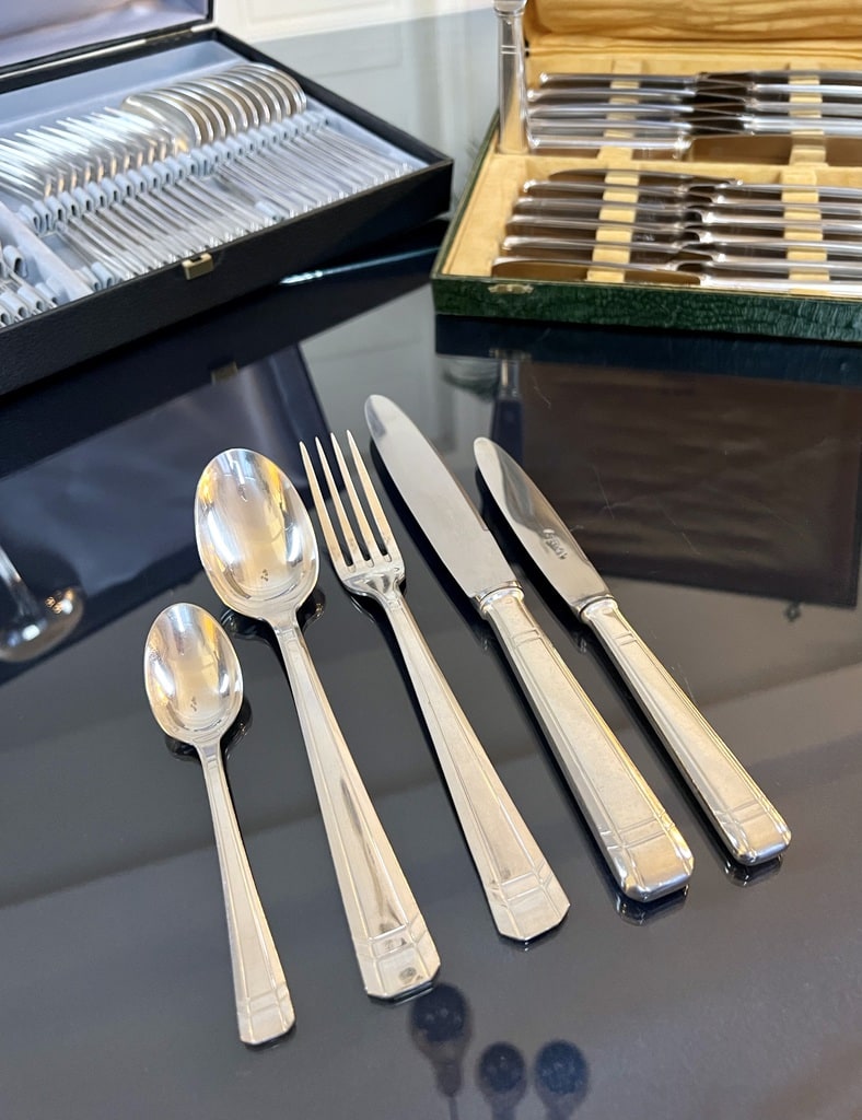 vaisselle-ancienne-couverts-art-deco-art-de-la-table-vintage-brocante-en-ligne