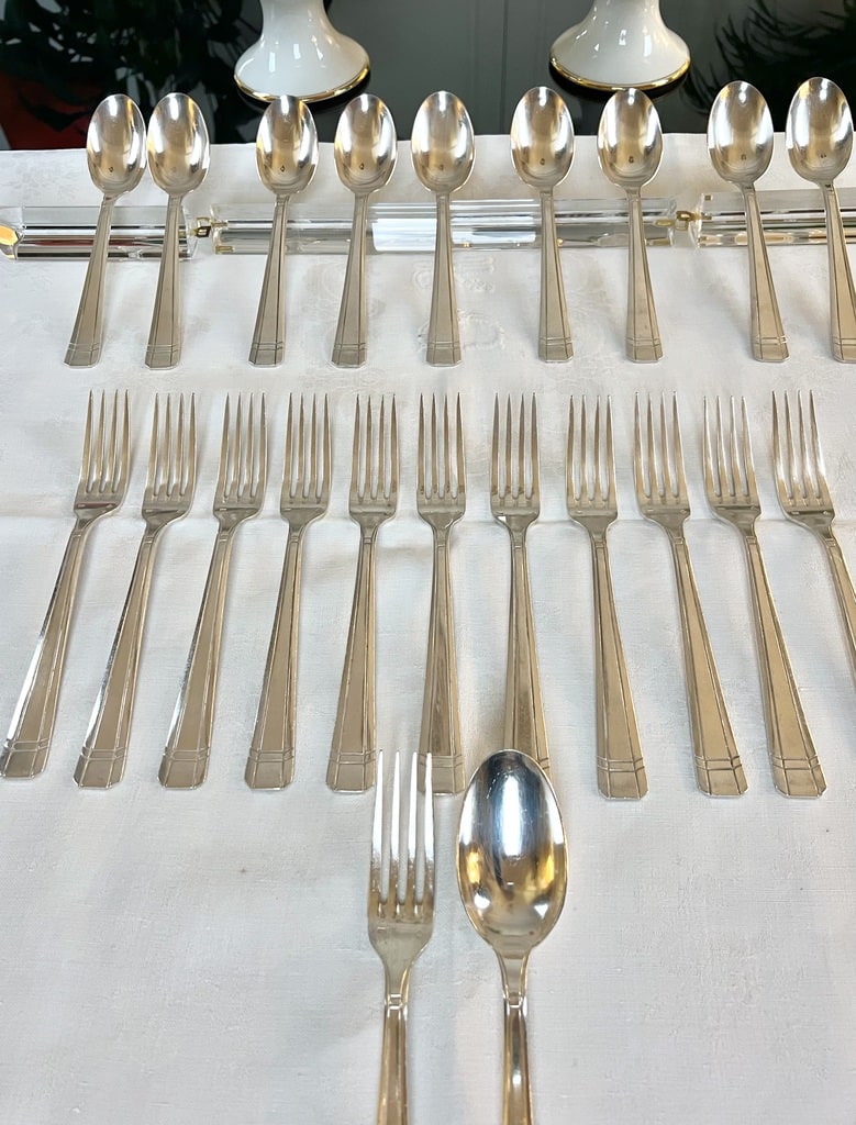 menagere-art-deco-metal-argente-cuillere-fourchette-design-moderne-20e-siecle-boutique-en-ligne-art-de-la-table