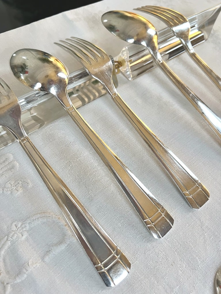 menagere-art-deco-metal-argente-orfevre-argental-art-de-la-table-vintage-20e-seicle-epoque-art-deco-brocante-en-ligne
