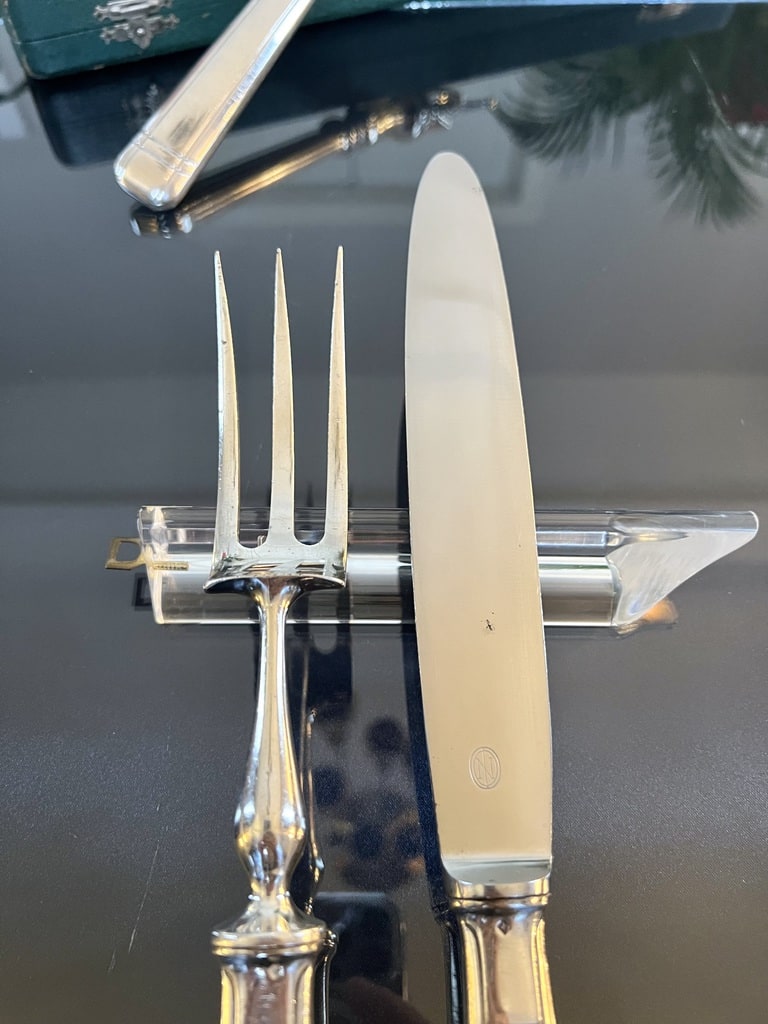 coffret-de-couverts-de-service-a-viande-gigot-fourchette-couteau-metal-argente-argenterie-art-deco-antiquites-brocante