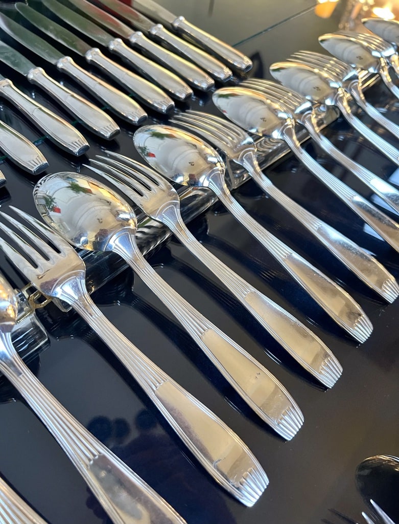 couverts-en-metal-alfenide-poincon-christofle-menagere-vintage-cuilleres-fourchettes-couteau-antiquites-brocante-en-ligne