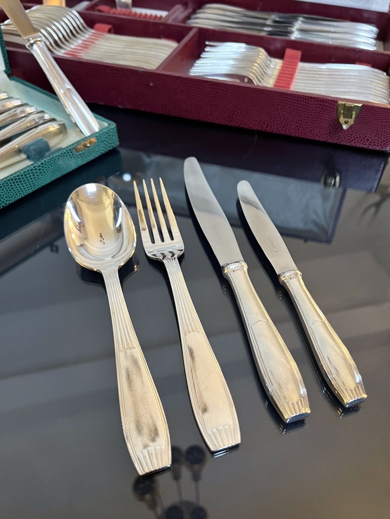 menagere-alfenide-christofle-fourchette-cuillere-couteaux-anciens-art-deco-service-de-table-brocante-antiquites