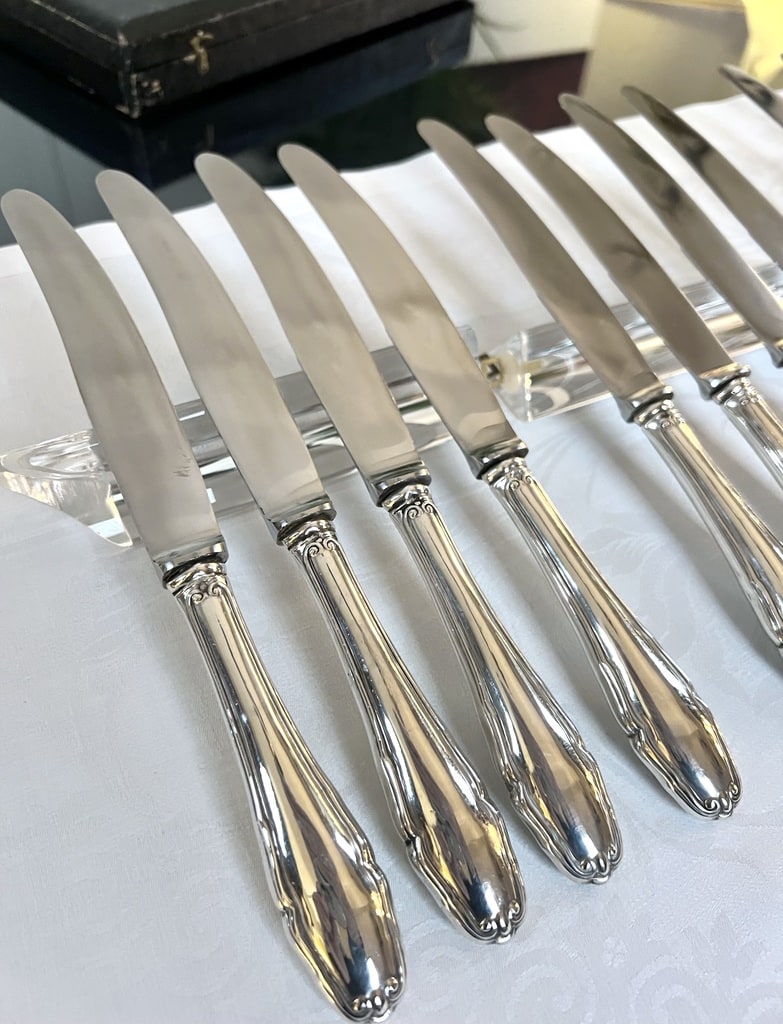 couteaux-lame-inox-manche-argent-fourre-servie-de-table-vaisselle-antiquaire-brocante-en-ligne