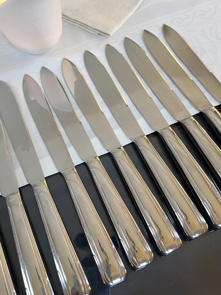 Coffret de 12 couteaux Nogent Inox vintage – manches ivoire - Arts de la table