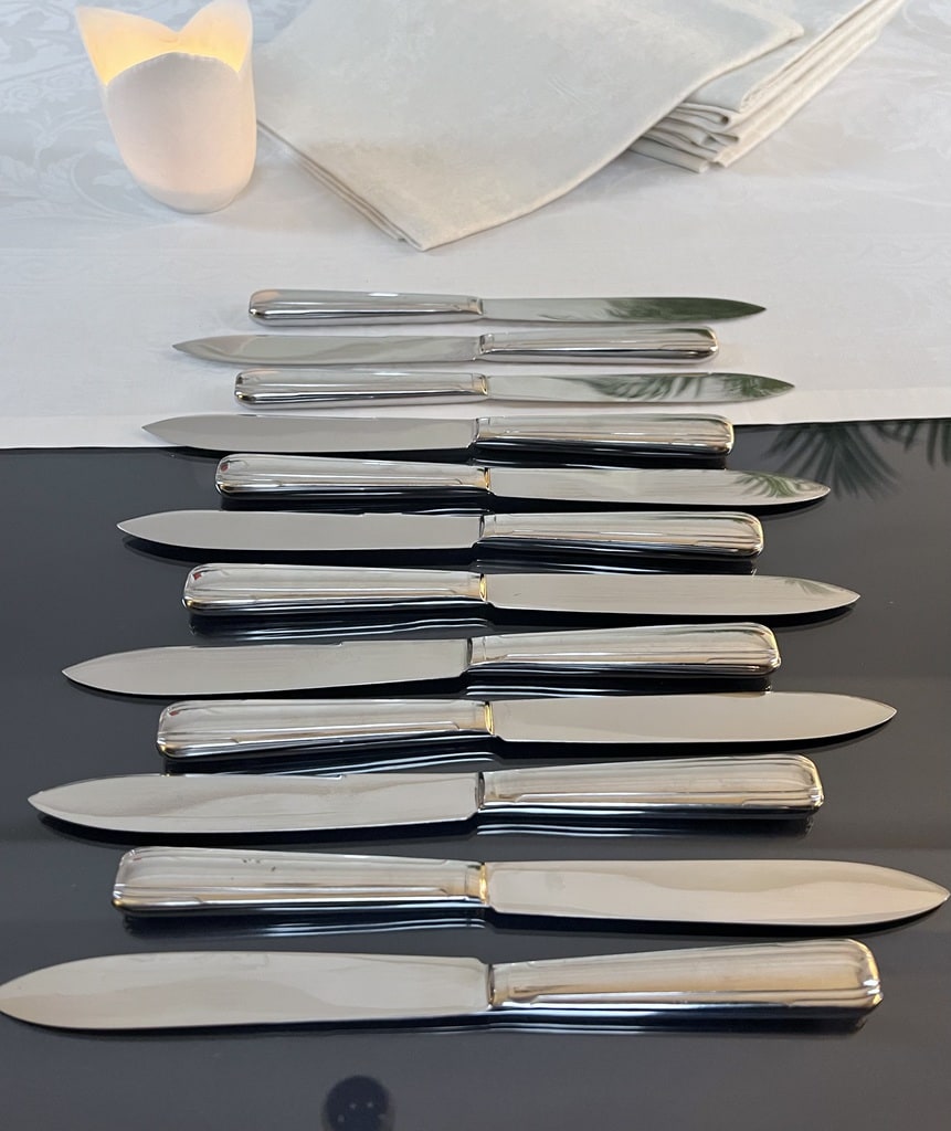 couteaux-de-table-en-acier-inoxydable-couverts-vintage-style-moderne-brocante-vaisselle-art-de-la-table