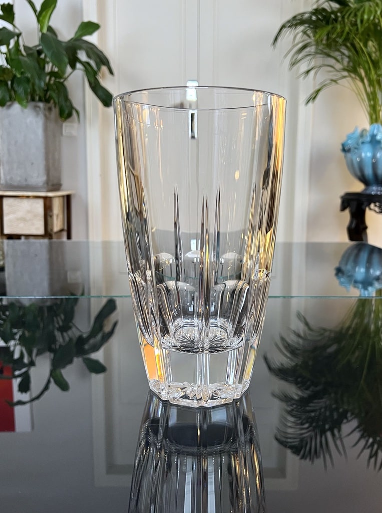 vase-vintage-en-cristal-taille-forme-obus-decoration-20e-siecle-verrerie-antiquaire-brocante-en-ligne