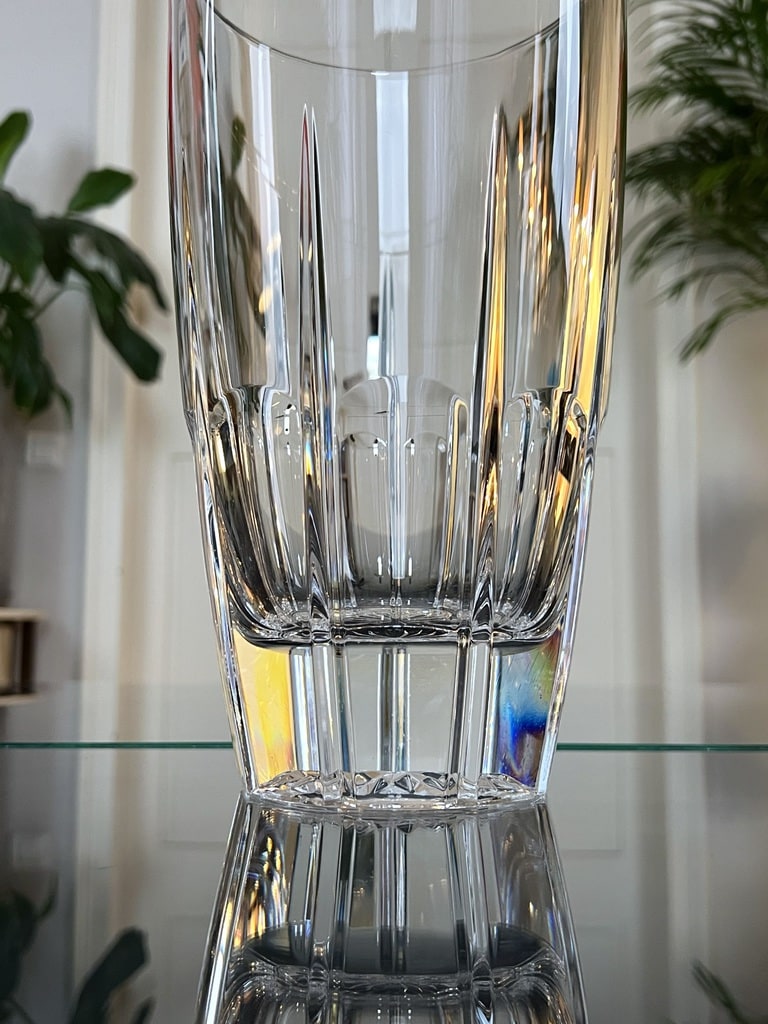 vase-en-cristal-taille-periode-vintage-20e-siecle-brocante-en-ligne-decoration-interieure-objets-anciens