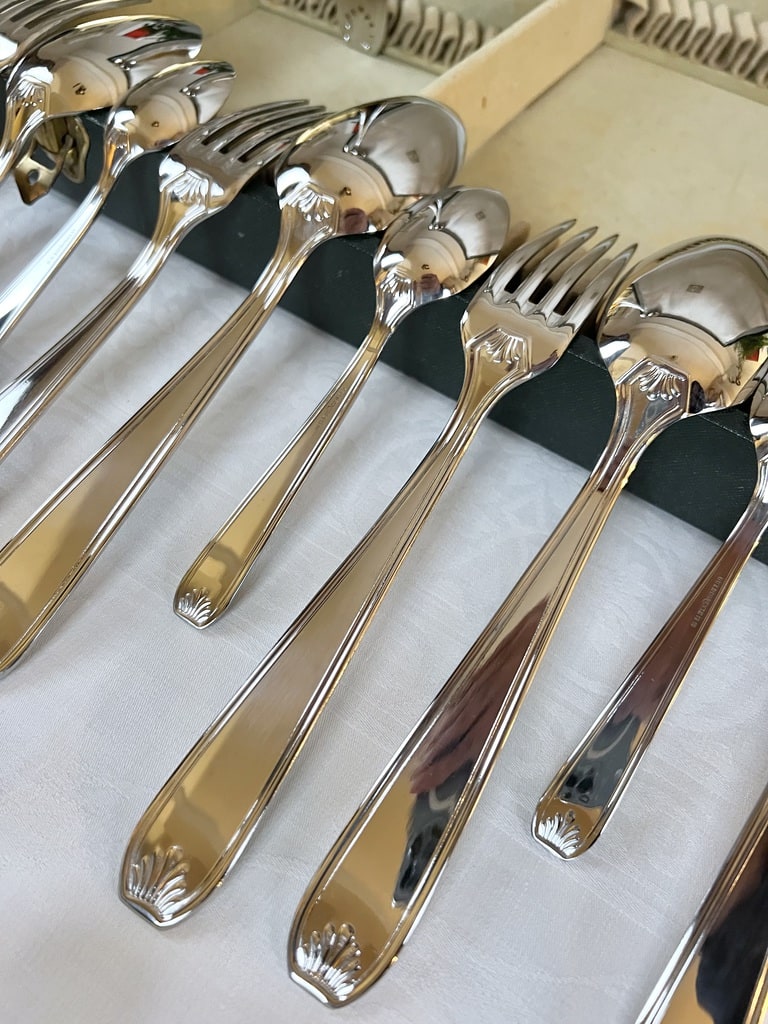 couverts-de-table-en-acier-inoxydable-guy-degrenne-fourchettes-cuilleres-potage-cafe-dessert-vaisselle-vintage-brocante-antiquites
