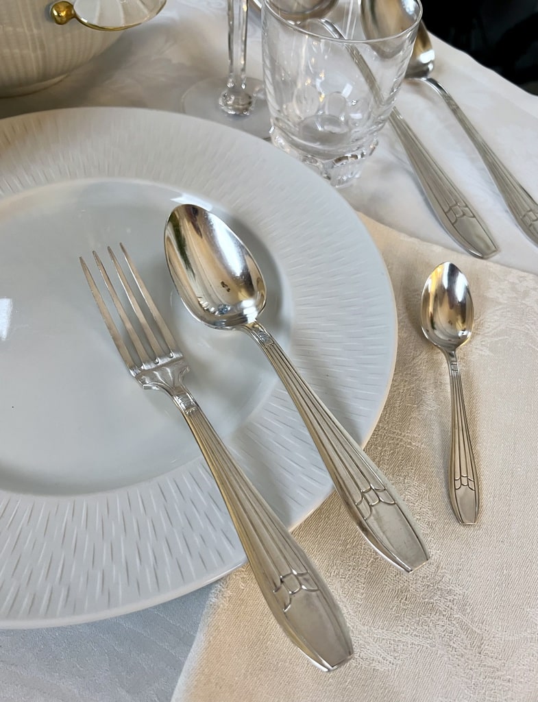 couverts-art-deco-metal-argente-menagere-ancienne-art-de-la-table-argenterie-brocante-en-ligne-antiquaire
