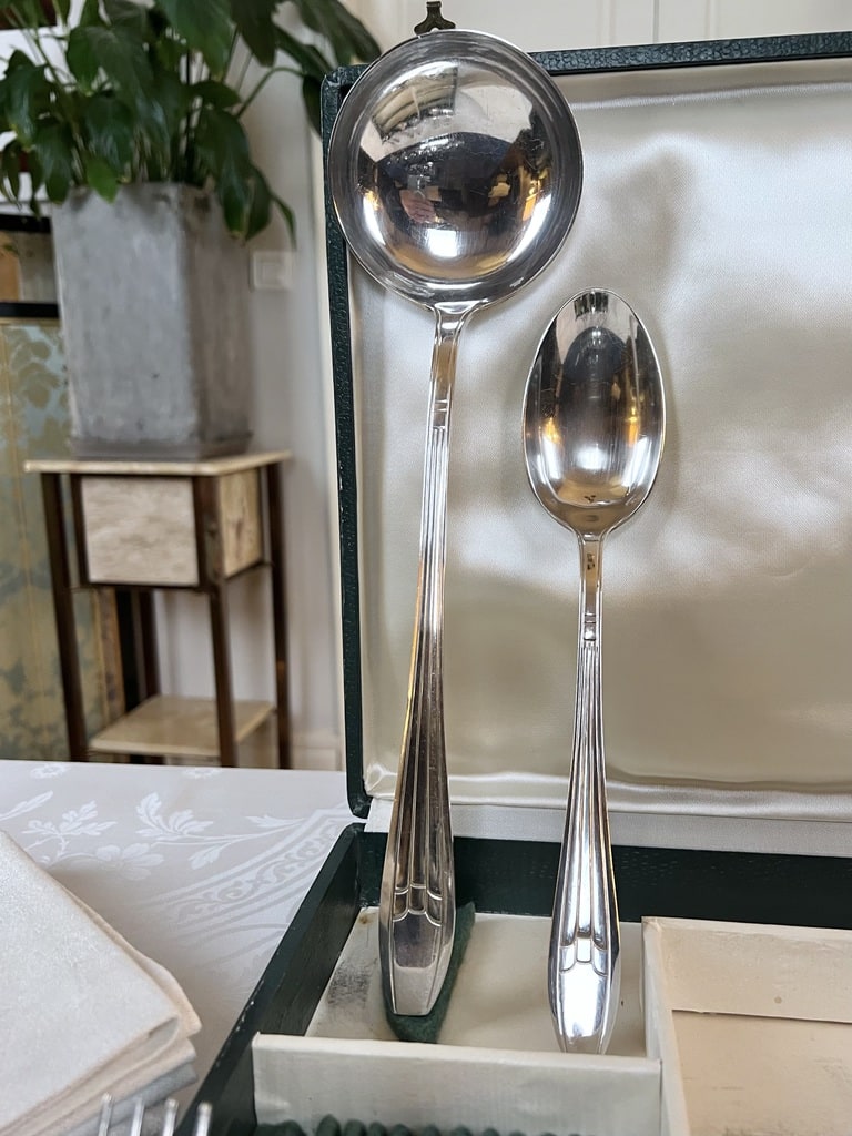 louche-et-cuilleres-de-service-metal-argente-epoque-art-deco-vaisselle-moderne-argenterie-ancienne-brocante-antiquaire