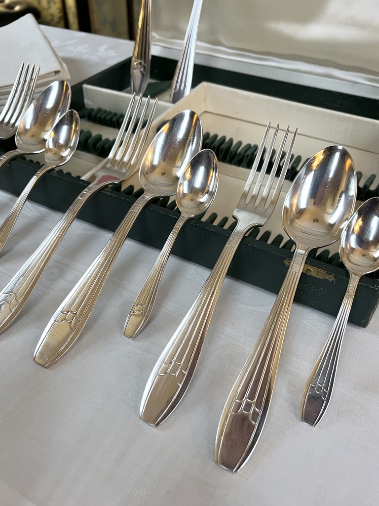 Recherche : menagere metal argente de style rocaille orfevre ravinet denfert 123 pieces | Antiquites en France Recherche : menagere metal argente de style rocaille orfevre ravinet denfert 123 pieces | Antiquites en France