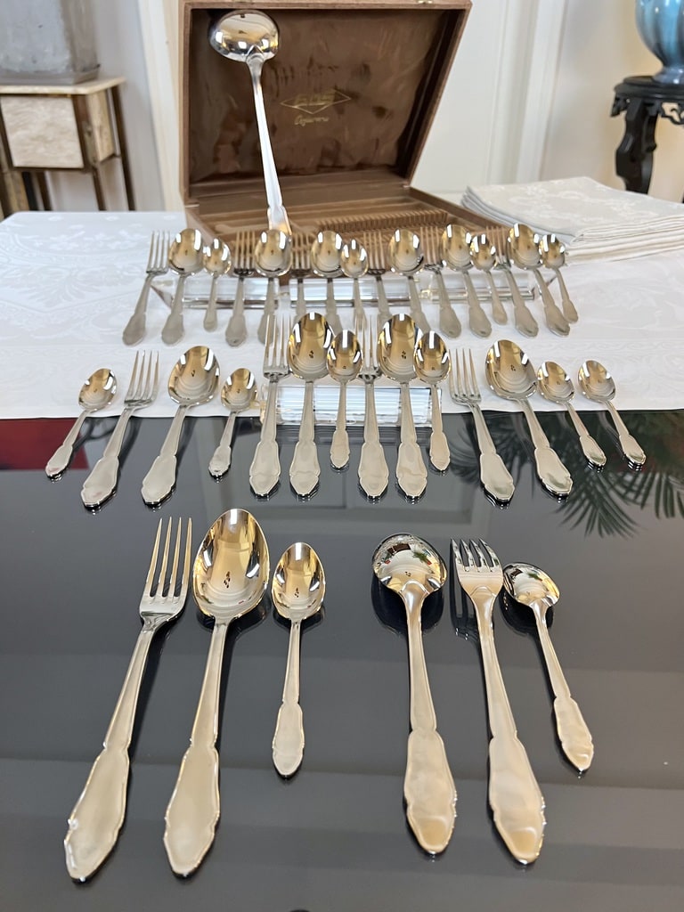 menagere-inox-effet-mat-brillant-couverts-de-table-style-vintage-avec-coffret-brocante-en-ligne