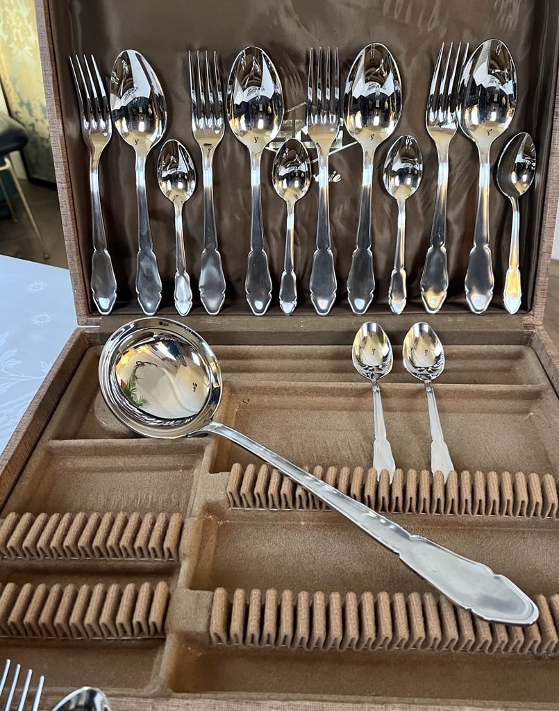 louche-de-service-menagere-inox-vaisselle-de-style-classique-coffret-de-rangement-brocante-en-ligne
