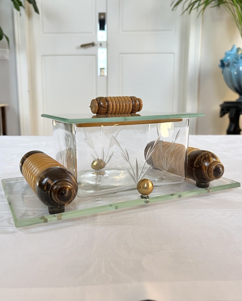 boite-a-biscuits-bonbons-art-deco-en-verre-montee-sur-plateau-poignees-bois-decoration-vintage-brocante-antiquites