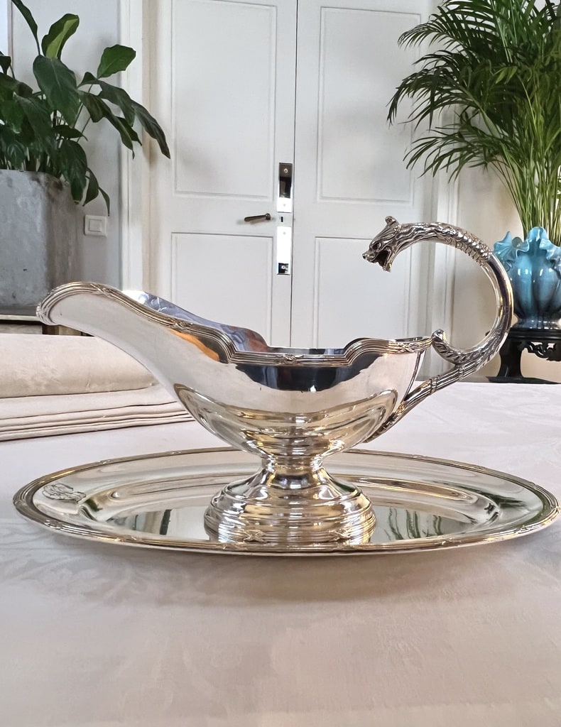 sauciere-a-plateau-metal-argente-poignee-tete-de-chimere-orfevre-roux-marquiand-monogrammes-antiquites-brocante