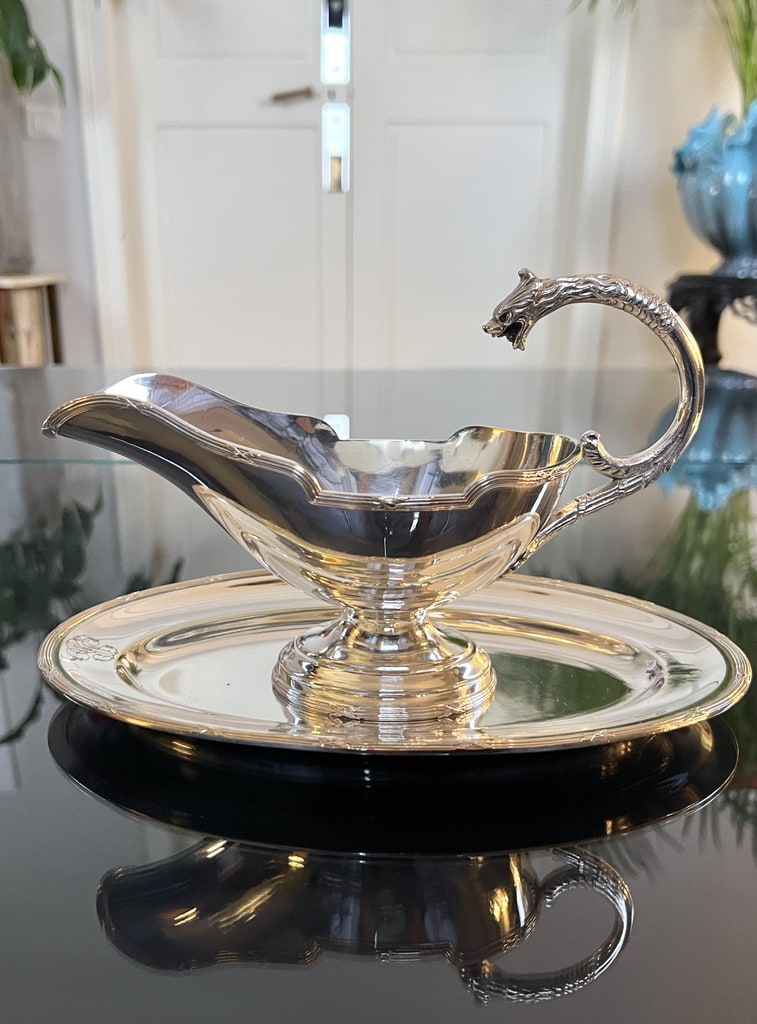 sauciere-metal-argente-roux-marquiand-poignee-tete-de-chimere-plateau-monogrammes-vaisselle-ancienne-brocante