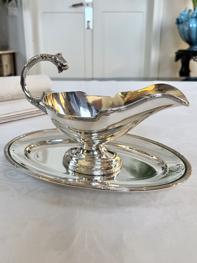 sauciere-a-plateau-metal-argente-tete-de-chimere-roux-marquiand-monogrammes-vaiselle-ancienne-brocante-antiquites
