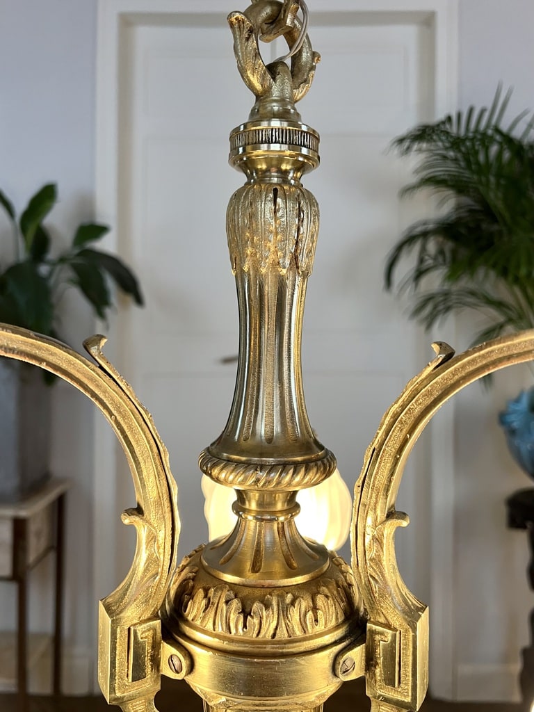 luminaire-ancien-lustre-bronze-fin-19e-siecle-style-louis-16-brocante-antiquites