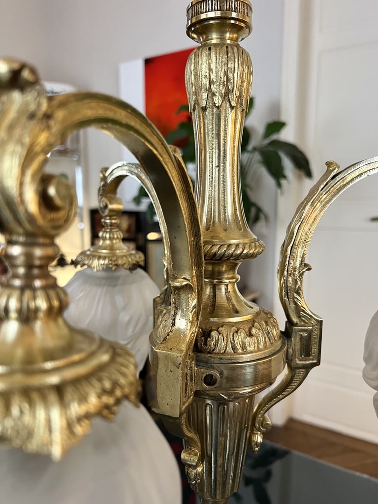 lustre-ancien-bronze-19e-siecle-decor-classique-feuillages-acanthe-luminaire-antiquites-brocante