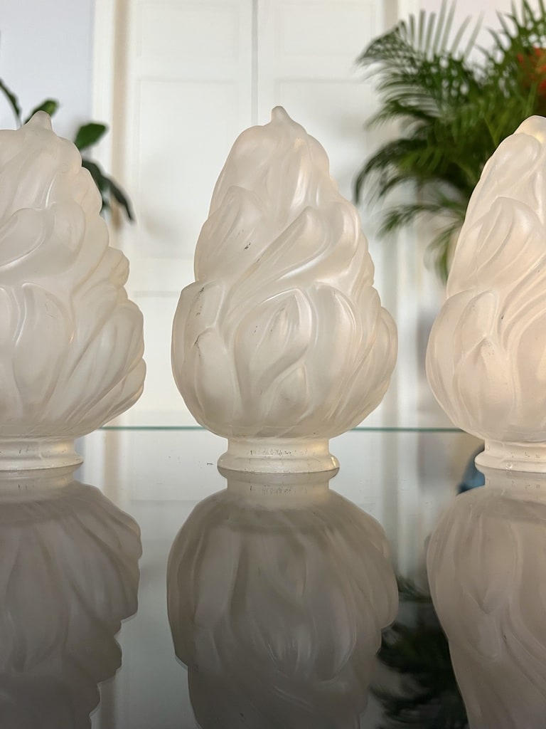 trois-tulipes-flamme-torche-verre-depoli-luminaire-lampe-ancienne-suspension-antiquites-brocante-decoration