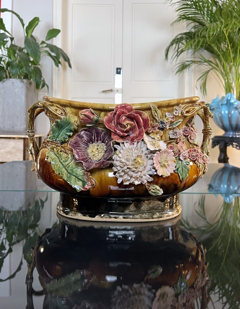 jardiniere-d-interieur-en-barbotine-fin-19e-siecle-faience-vernissee-antiquites-decoration-brocante