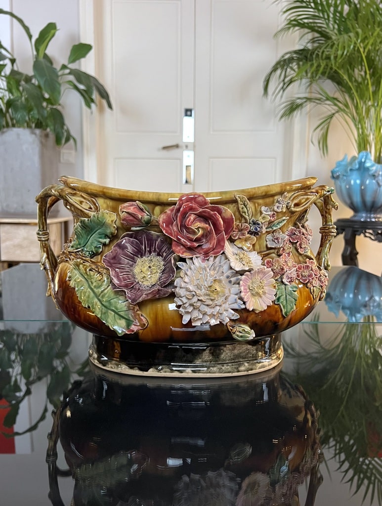jardiniere-en-barbotine-faience-vernissee-fin-19e-siecle-plantes-jardin-interieur-antiquaire-brocante