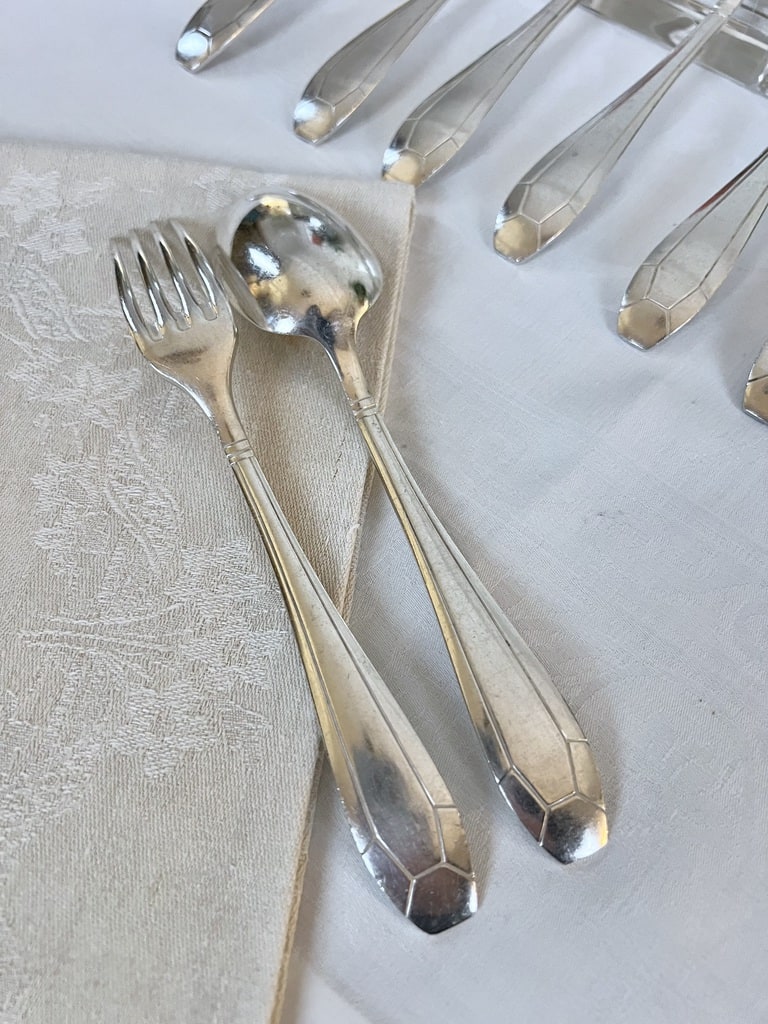 couverts-entremets-metal-argente-vaisselle-vintage-art-de-la-table-brocante-antiquites