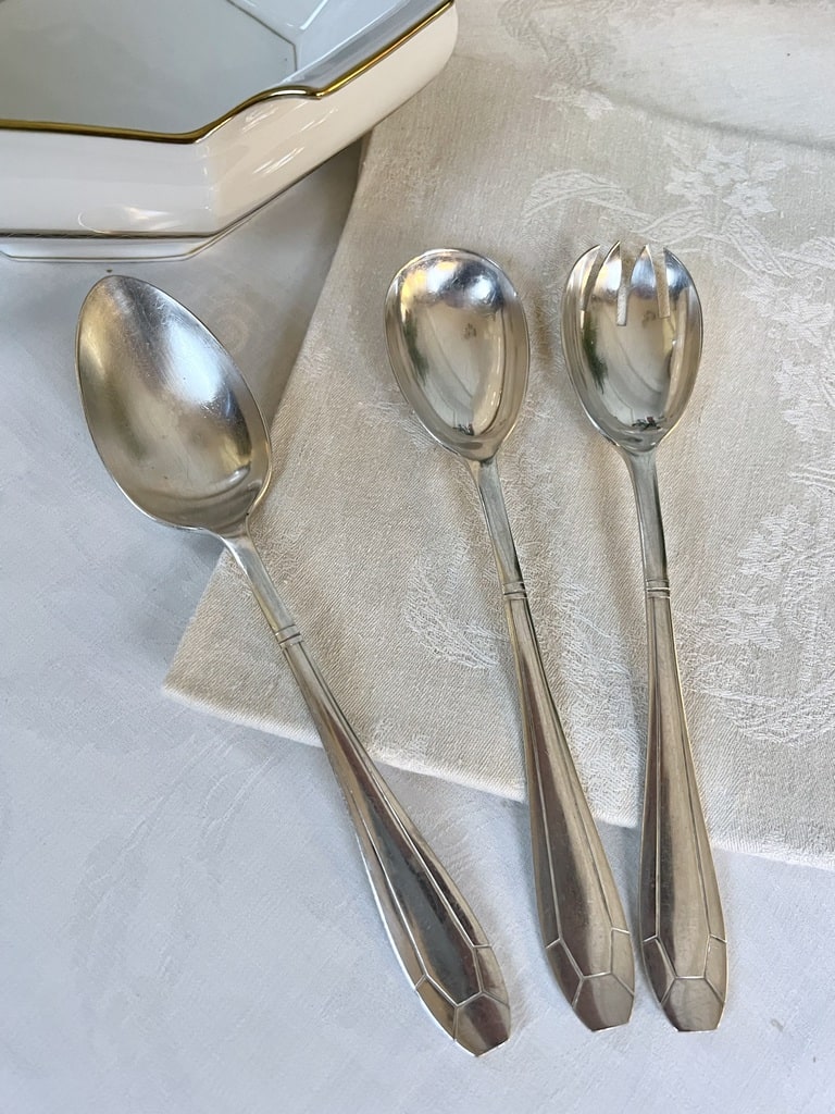 couverts-de-service-salade-sauce-metal-argente-cuilleres-art-de-la-table-vaisselle-ancienne-brocante