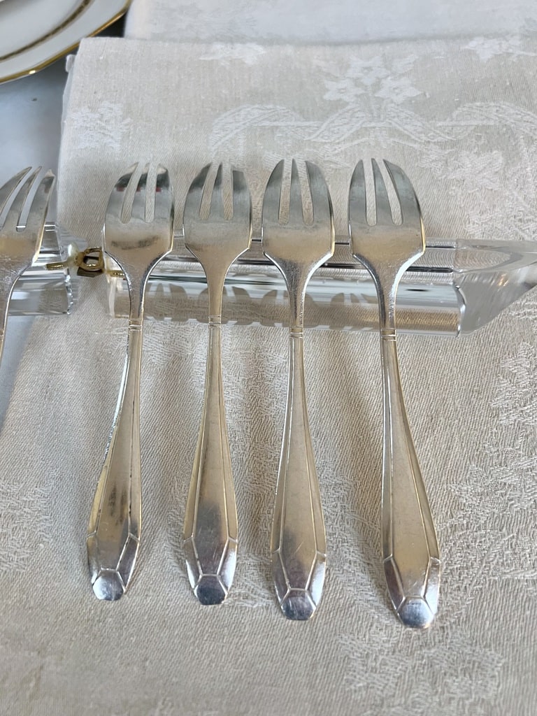 fourchettes-dessert-gateau-menagere-ancienne-metal-argente-vaisselle-brocante