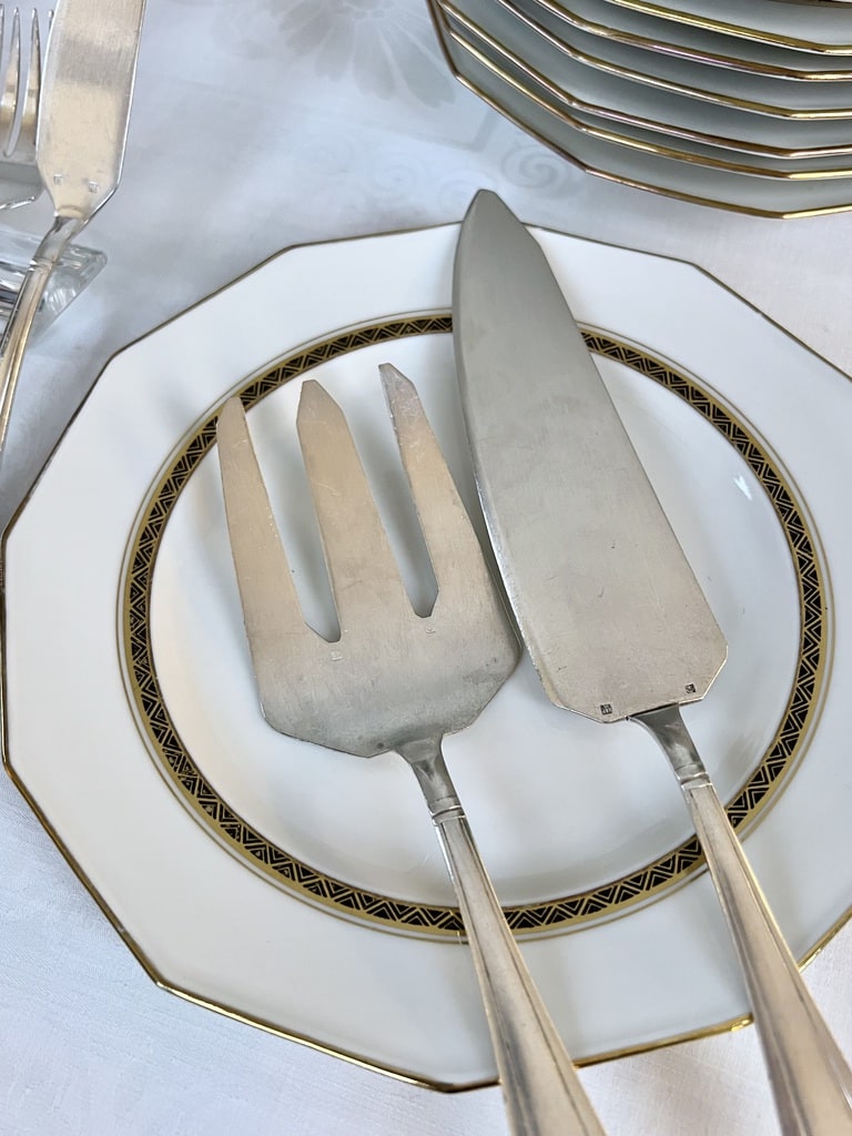 couverts-de-service-a-poisson-metal-argente-vaisselle-argenterie-ancienne-epoque-art-deco-brocante-antiquites